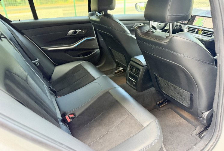 BMW Série 3 M Sport 330e 2.0 292 Plug in Hybrid Steptronic8 / CarPlay / Tete Haute / Attelage 
