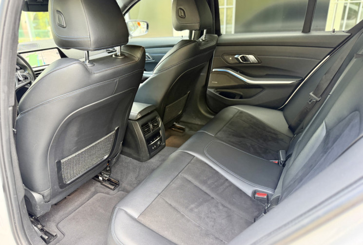 BMW Série 3 M Sport 330e 2.0 292 Plug in Hybrid Steptronic8 / CarPlay / Tete Haute / Attelage 