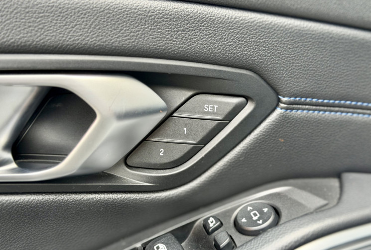 BMW Série 3 M Sport 330e 2.0 292 Plug in Hybrid Steptronic8 / CarPlay / Tete Haute / Attelage 