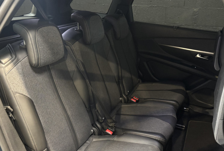 Peugeot 5008 1.5 BlueHDi 130 GT LINE 2018 / CARPLAY / CAMÉRA DE RECUL / 7 PLACES