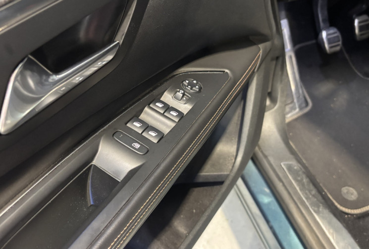 Peugeot 5008 1.5 BlueHDi 130 GT LINE 2018 / CARPLAY / CAMÉRA DE RECUL / 7 PLACES