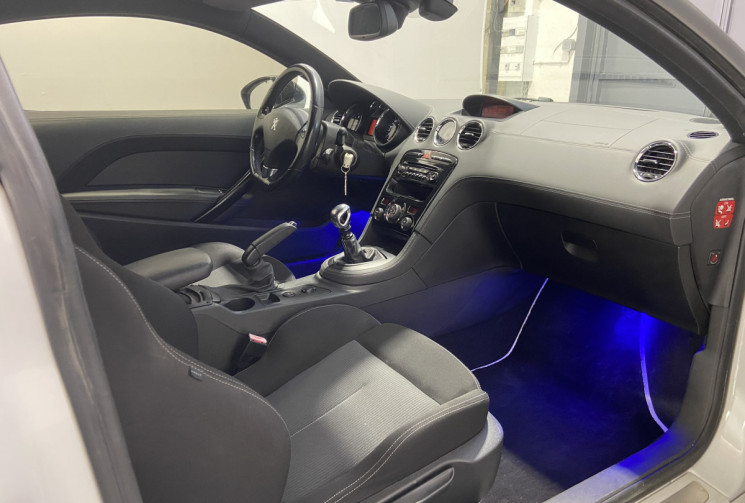 Peugeot RCZ 2.0 HDI 165ch 