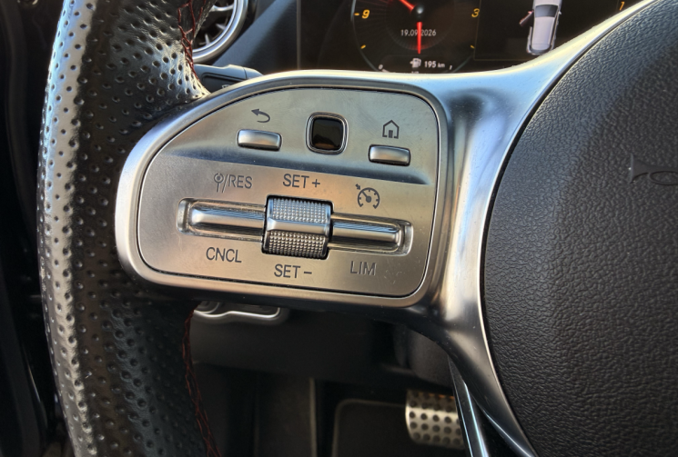 Mercedes GLA 220d 2.0 d 16V 4MATIC 8G-DCT 190 cv  AMG LINE