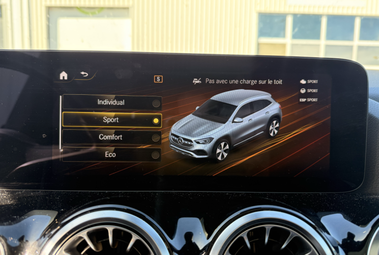 Mercedes GLA 220d 2.0 d 16V 4MATIC 8G-DCT 190 cv  AMG LINE