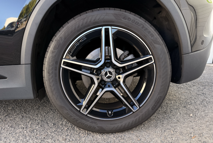 Mercedes GLA 220d 2.0 d 16V 4MATIC 8G-DCT 190 cv  AMG LINE