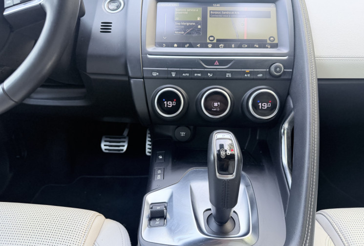 Jaguar E-Pace 2.0 D150 R-Dynamic SE AWD * Français / Stock / Entretien à jour / CarPlay