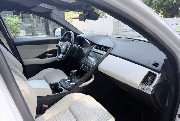 Jaguar E-Pace 2.0 D150 R-Dynamic SE AWD * Français / Stock / Entretien à jour / CarPlay