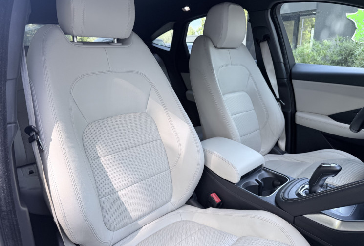 Jaguar E-Pace 2.0 D150 R-Dynamic SE AWD * Français / Stock / Entretien à jour / CarPlay