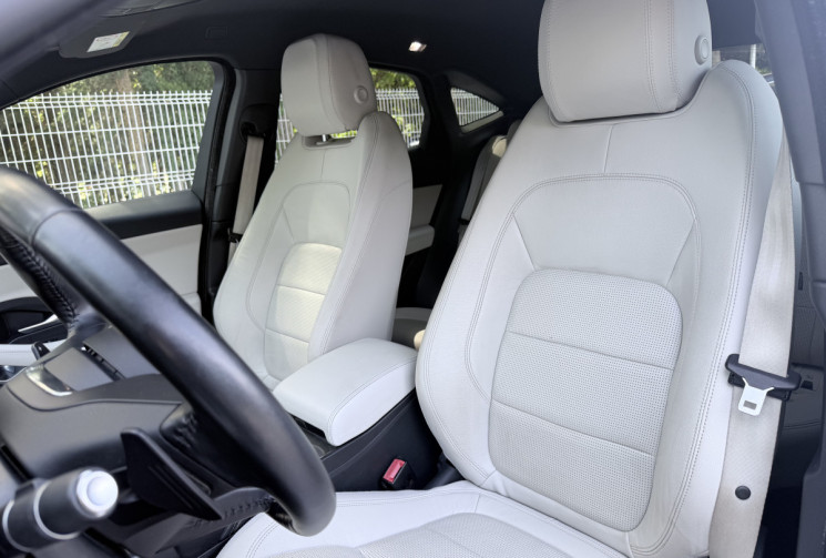 Jaguar E-Pace 2.0 D150 R-Dynamic SE AWD * Français / Stock / Entretien à jour / CarPlay
