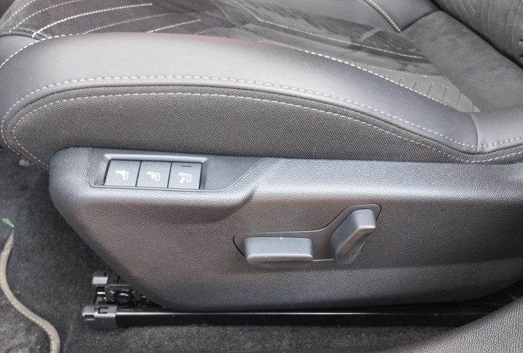 Peugeot 208 1.2 Hybrid 145 GT E-DCS6