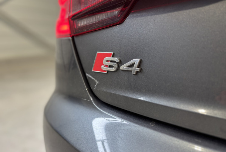 Audi S4 3.0 TDI 347 ch Limousine Quattro / Boîte automatique Tiptronic 8 / Hybride