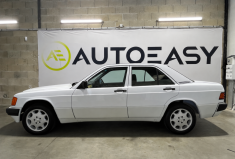Mercedes 190 1.8 Autoradio + Antenne électrique + Hauts-parleur avant 