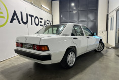 Mercedes 190 1.8 Autoradio + Antenne électrique + Hauts-parleur avant 