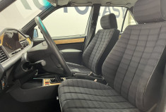 Mercedes 190 1.8 Autoradio + Antenne électrique + Hauts-parleur avant 