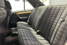 Mercedes 190 1.8 Autoradio + Antenne électrique + Hauts-parleur avant 
