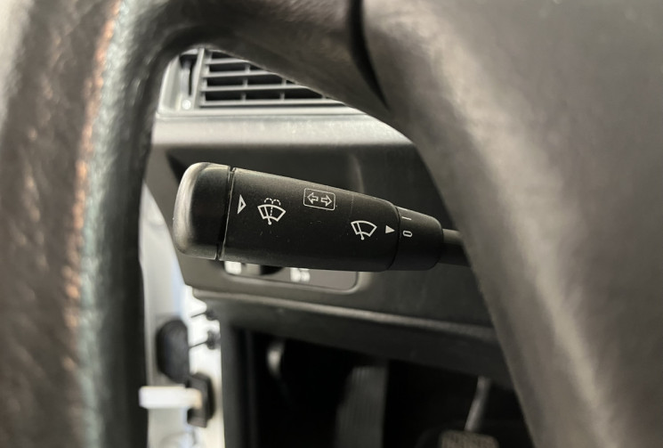 Mercedes 190 1.8 Autoradio + Antenne électrique + Hauts-parleur avant 