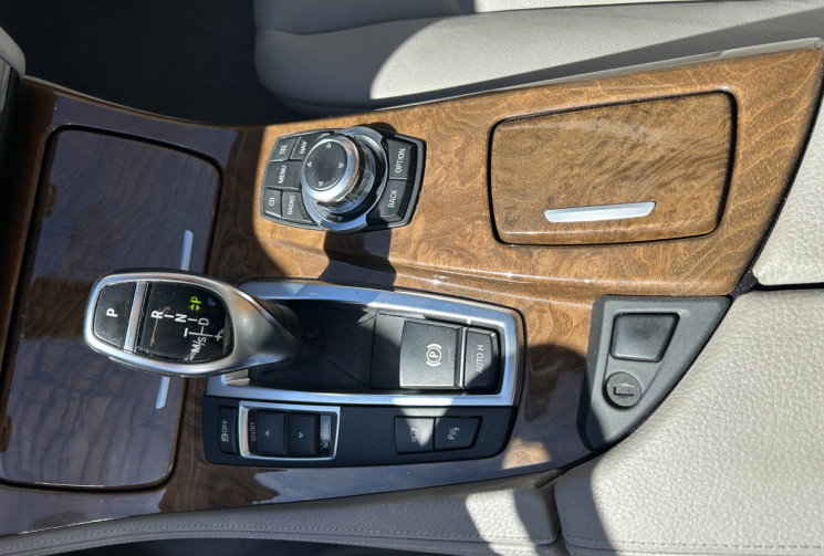 BMW Série 5 528i (F10) Luxury 3.0 24V 258 cv BVA