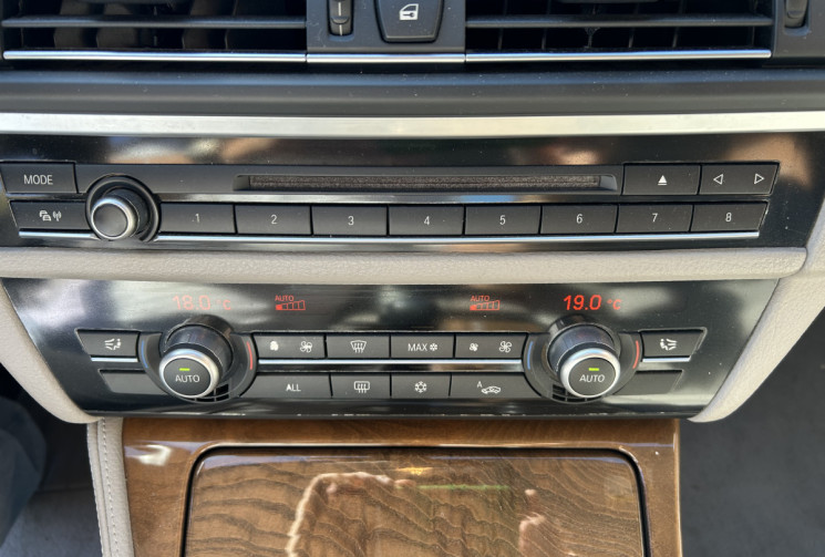 BMW Série 5 528i (F10) Luxury 3.0 24V 258 cv BVA