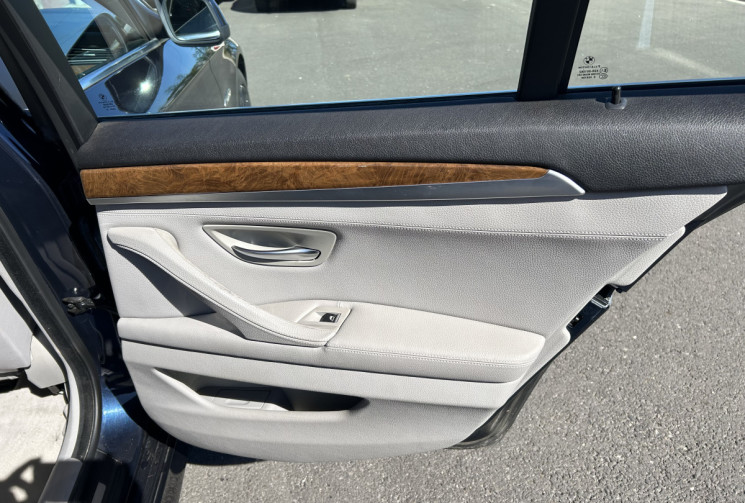 BMW Série 5 528i (F10) Luxury 3.0 24V 258 cv BVA
