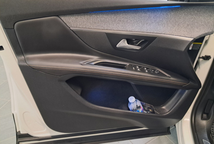Peugeot 3008 1.5 BlueHDi 130  GT Line  EAT8  - TOUTES OPTIONS - DISTRI OK - ENTRETIEN SUIVI -