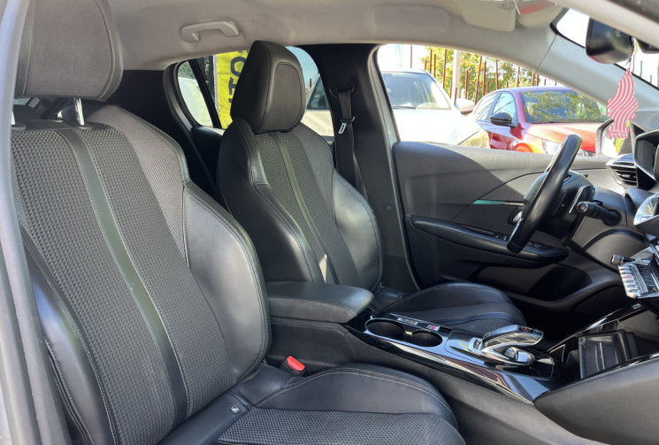 Peugeot 208 GT-Line 130cv EAT8 / Tres bon état 