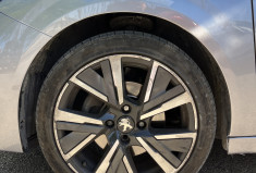 Peugeot 208 GT-Line 130cv EAT8 / Tres bon état 