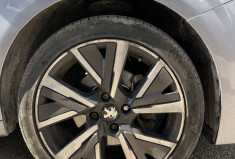 Peugeot 208 GT-Line 130cv EAT8 / Tres bon état 