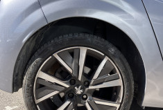 Peugeot 208 GT-Line 130cv EAT8 / Tres bon état 