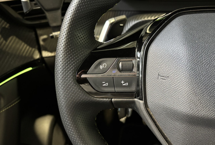 Peugeot 2008 1.5 BlueHDi 130 EAT8 GT 2022 / CARPLAY / CAMÉRA RECUL / i-COCKPIT 3D
