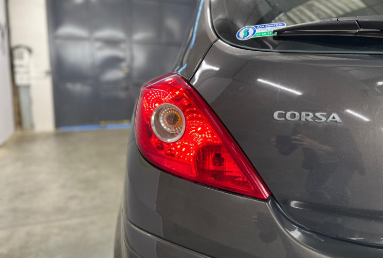 Opel Corsa 1.4 L 100 ch GRAPHITE - MOTEUR A CHAINE