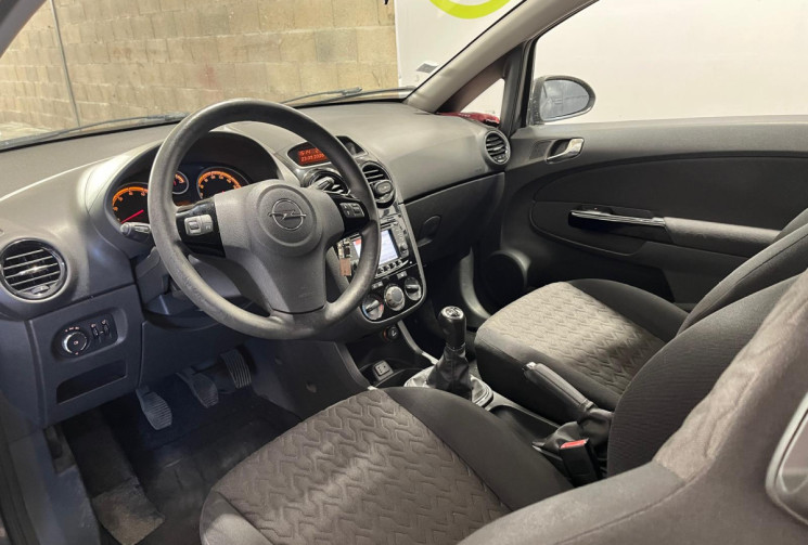 Opel Corsa 1.4 L 100 ch GRAPHITE - MOTEUR A CHAINE