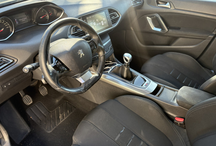 Peugeot 308 Allure 1.6 HDI 115 ch / Historique complet / Caméra de recule