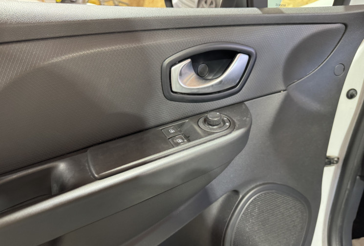 Renault Clio GARANTIE 1 AN 2 PL 1.5 dCi 90 cv