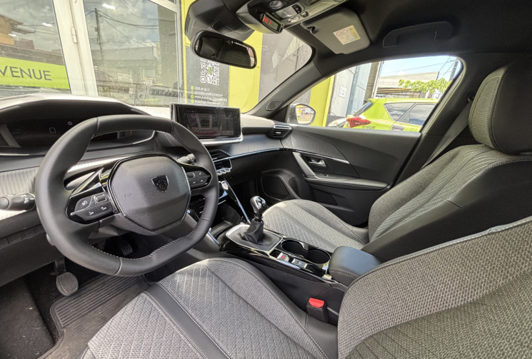 Peugeot 2008 II (P24E) 5HB Phase 2 1.2 12V S&S 100 cv  Allure // Première main // Quasi neuf 