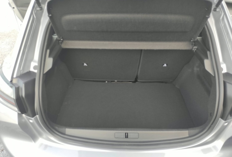 Peugeot 208 style hybrid 100 ch e-dcs6 1200 kms état neuf !