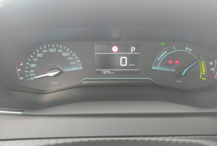 Peugeot 208 style hybrid 100 ch e-dcs6 1200 kms état neuf !