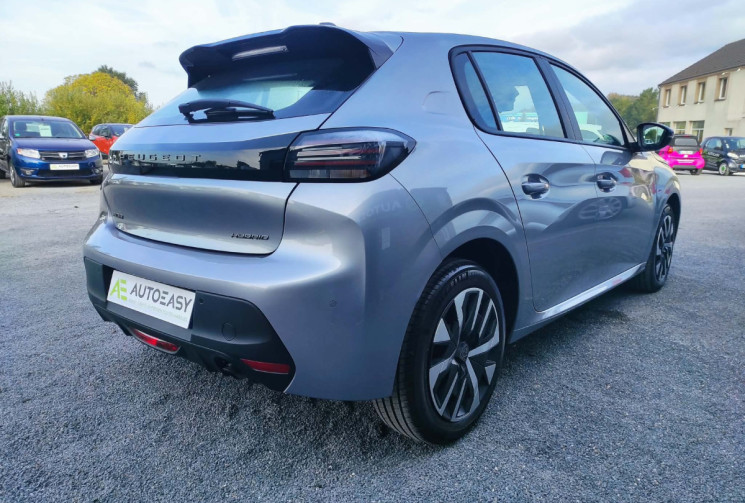 Peugeot 208 style hybrid 100 ch e-dcs6 1200 kms état neuf !