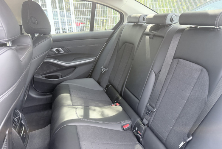 BMW Série 3 320e 204 Business Design G20 Lci PHEV BVA  8 * Française / 1ère main