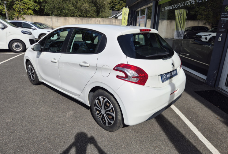 Peugeot 208 1.4 HDI 68 Active Kit distribution neuf