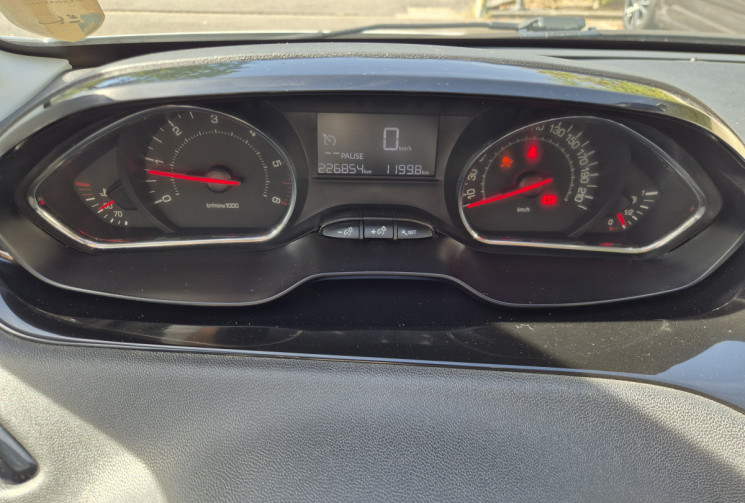 Peugeot 208 1.4 HDI 68 Active Kit distribution neuf