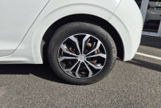 Peugeot 208 1.4 HDI 68 Active Kit distribution neuf