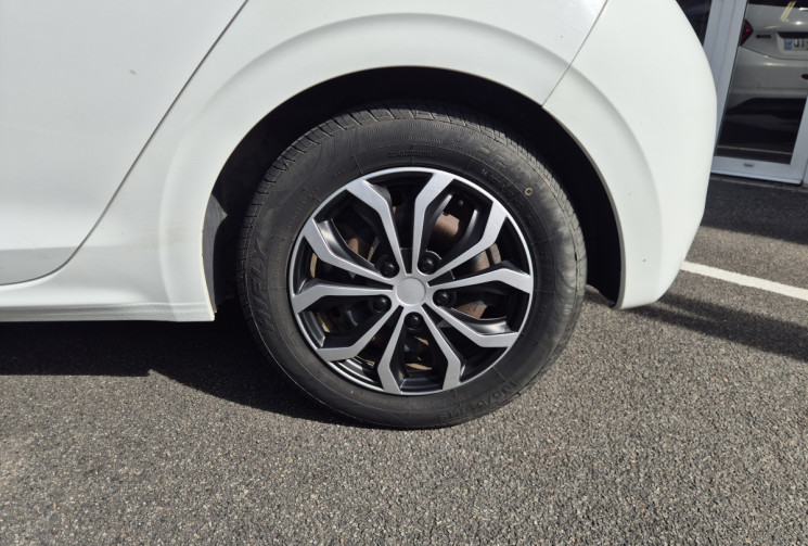 Peugeot 208 1.4 HDI 68 Active Kit distribution neuf