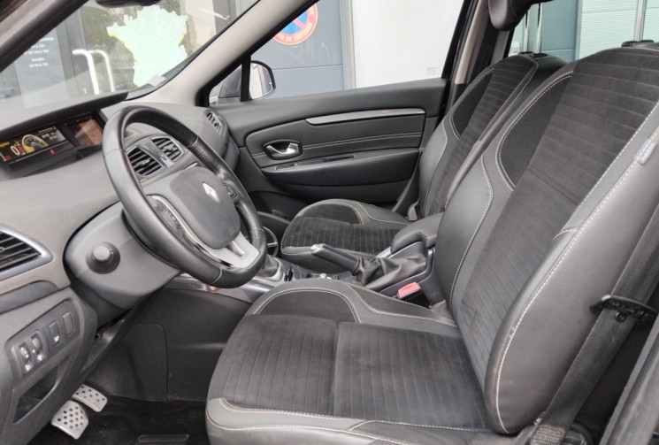 Renault Scénic  III Phase 2 1.5 dCi FAP EDC 6  110 cv xMod BOSE