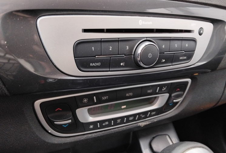 Renault Scénic  III Phase 2 1.5 dCi FAP EDC 6  110 cv xMod BOSE
