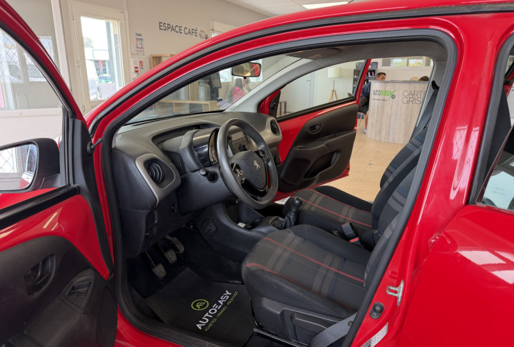 Peugeot 108 1.0 VTI 69 / 5 PORTES / MOTORISATION A CHAINE
