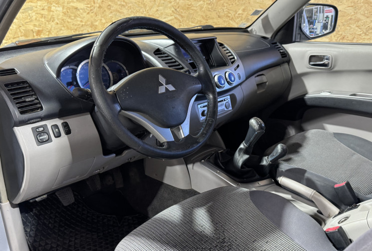 Mitsubishi L200 CLUB CAB