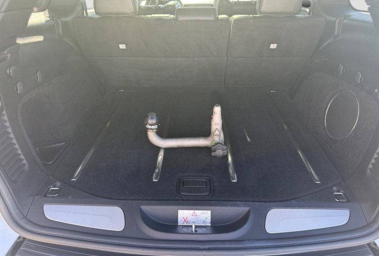 Jeep GRAND CHEROKEE 6.4 HEMI V8