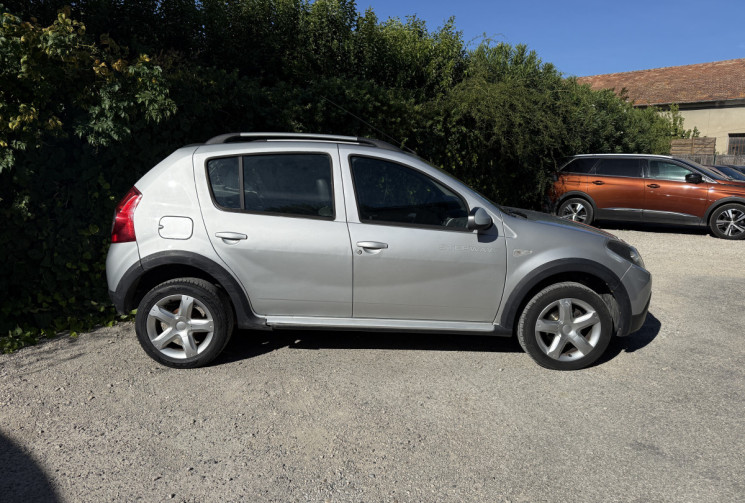 Dacia Sandero 1.6 16v 105ch Bioéthanol Stepway / ETHANOL D'ORIGINE