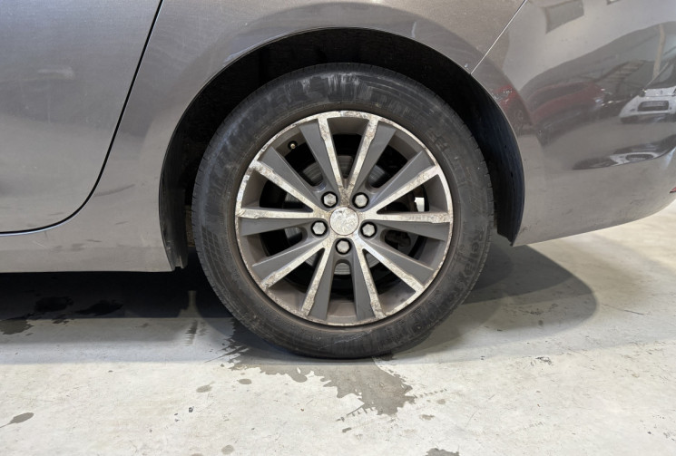 Peugeot 308 SW 1.6 120 ch Business Pack EAT6 / Boîte automatique / Distribution 2026