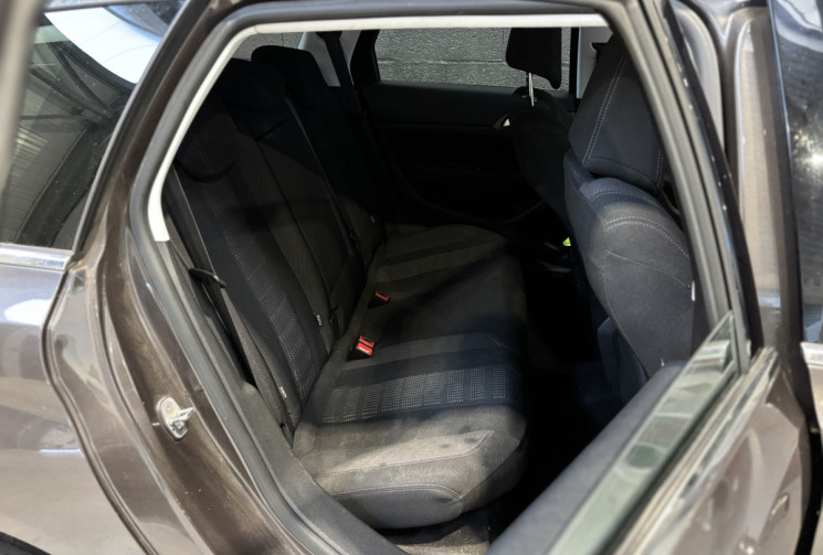 Peugeot 308 SW 1.6 120 ch Business Pack EAT6 / Boîte automatique / Distribution 2026